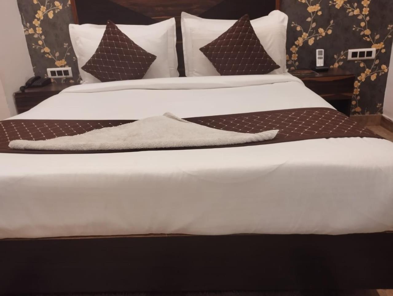 ניו דלהי Hotel Plaza International Near Delhi Airport מראה חיצוני תמונה